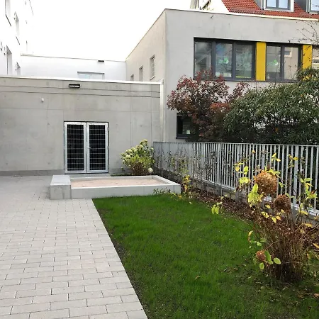 1-zi. Apartment, Echterdingen Bei Flughafen/messe Stgt. アパート *